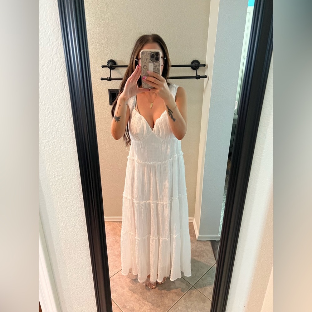 Le Lis White Dress